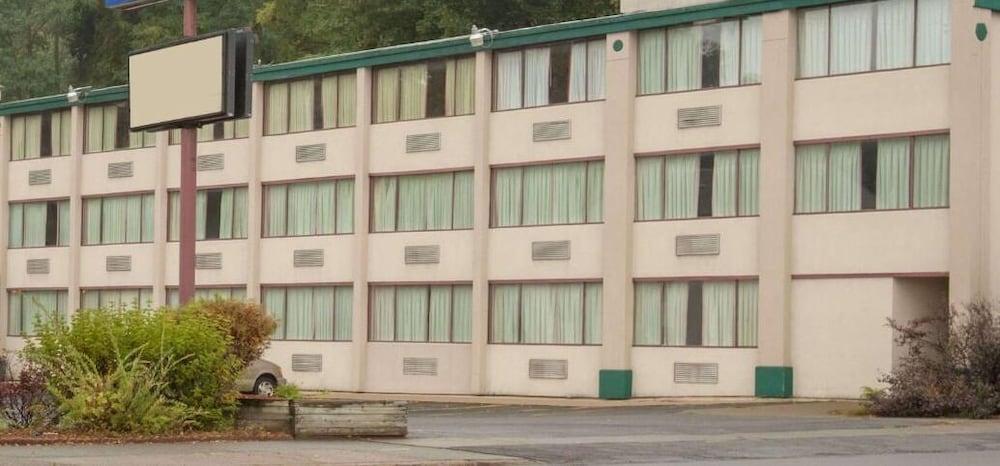 Schenectady Inn Exterior photo
