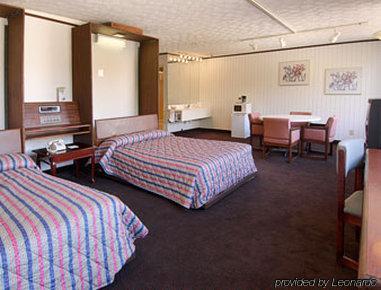 Schenectady Inn Room photo